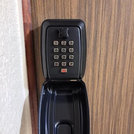 公寓 Confort Avec Place De Parking Et Wifi *